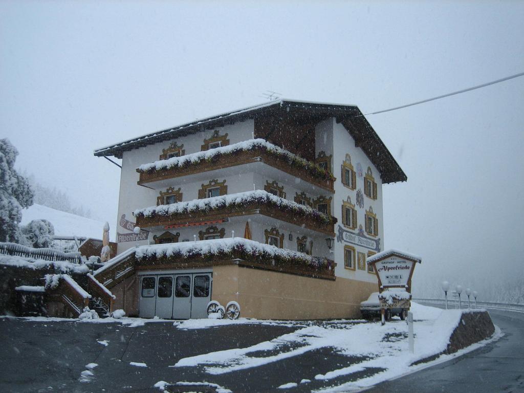 Hotel Alpenfriede Curon Venosta Luaran gambar